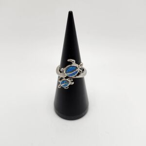 Sterling silver double sea turtle opal inlay ring.  Size 8.  Eye catching & Cute